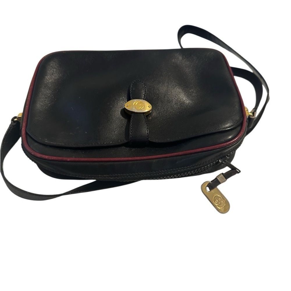 Gucci Black Leather Bag with Gold Logo - Picture 6 of 14